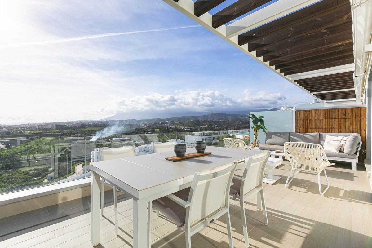 3 Bed, 2 Bath, HouseFor Sale, Estepona, Malaga