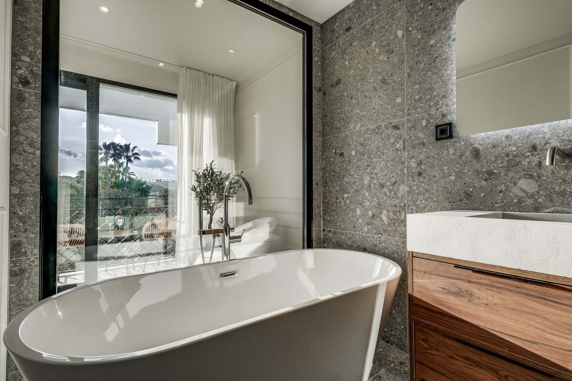 4 Bed, 3 Bath, HouseFor Sale, Marbella, Malaga