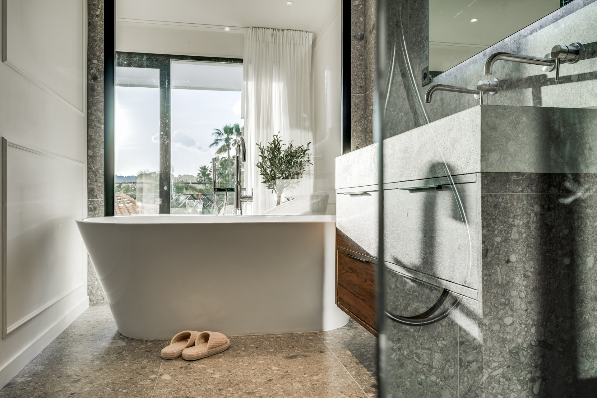 4 Bed, 3 Bath, HouseFor Sale, Marbella, Malaga