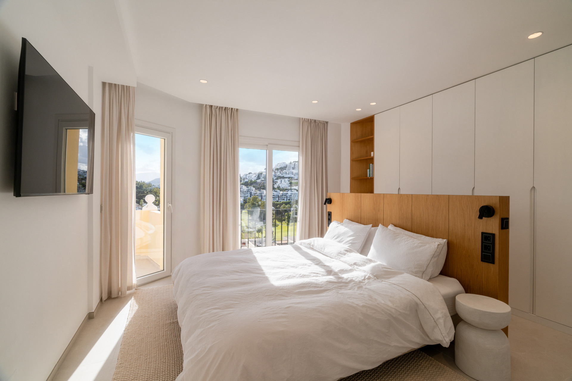 3 Bed, 2 Bath, HouseFor Sale, Benahavis, Malaga