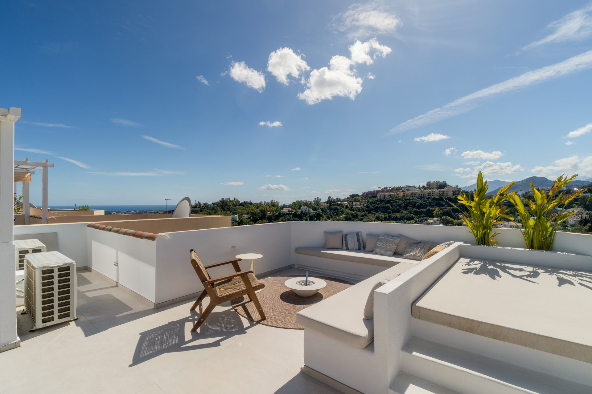 3 Bed, 2 Bath, HouseFor Sale, Benahavis, Malaga