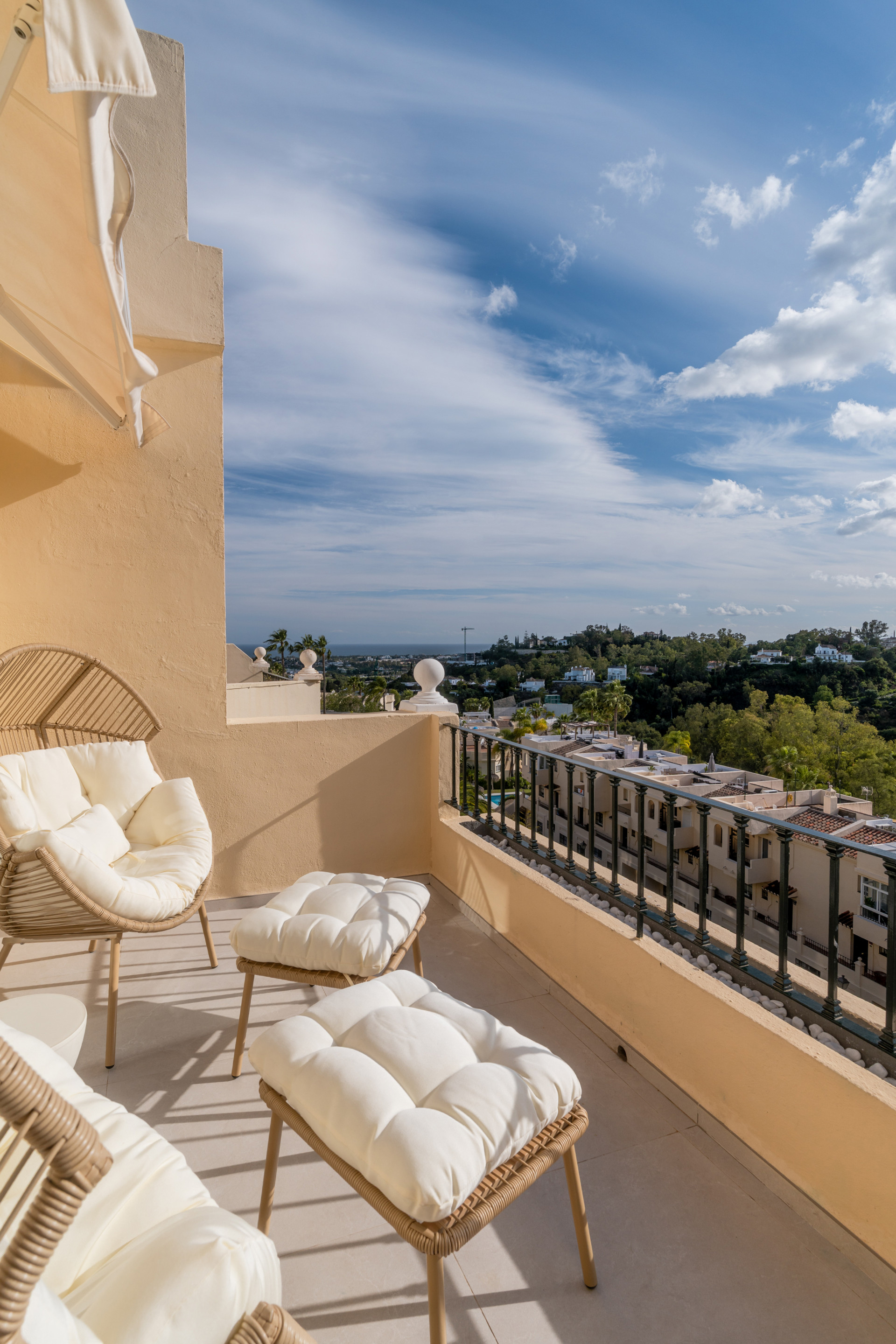 3 Bed, 2 Bath, HouseFor Sale, Benahavis, Malaga