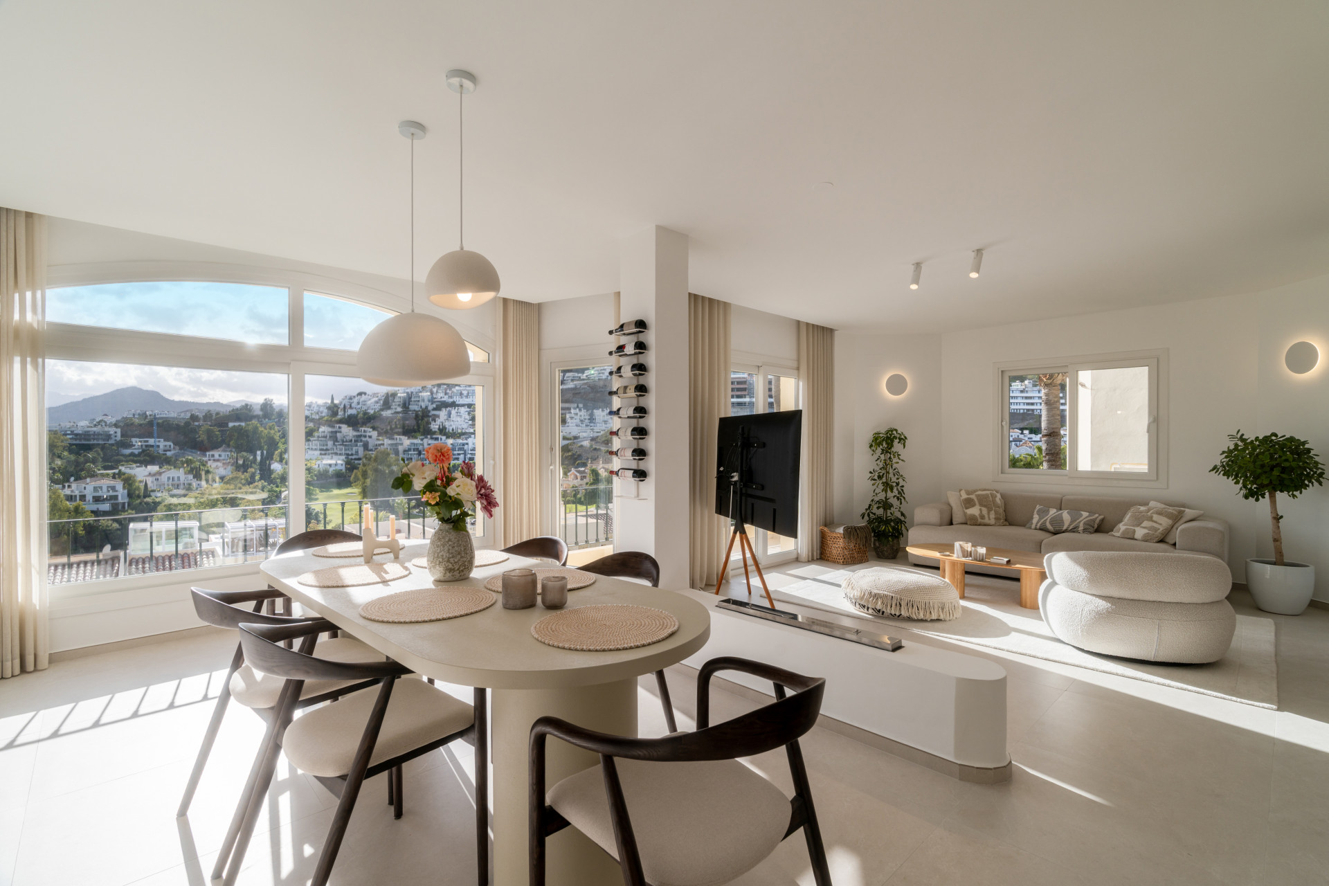 3 Bed, 2 Bath, HouseFor Sale, Benahavis, Malaga