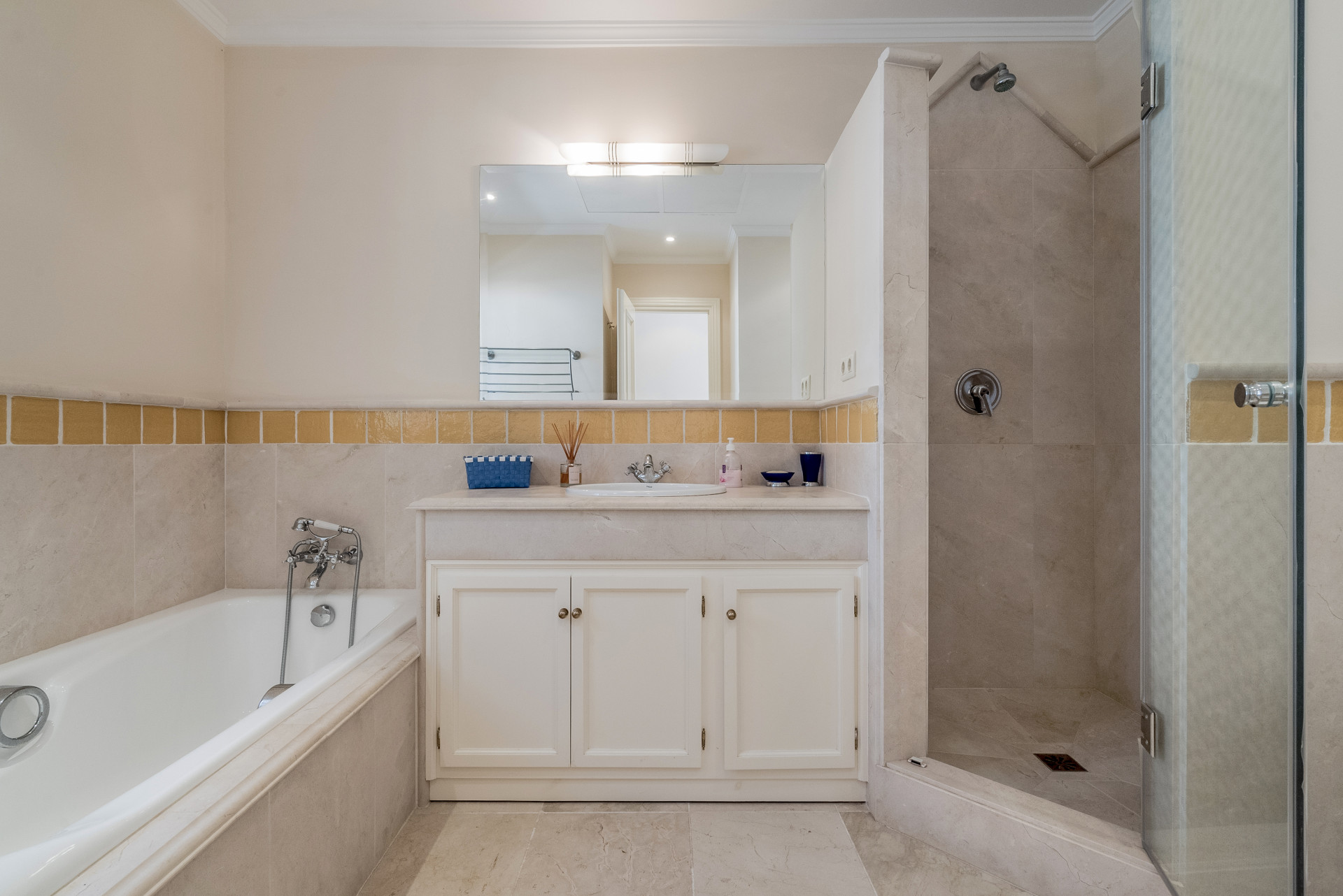 5 Bed, 5 Bath, HouseFor Sale, Benahavis, Malaga