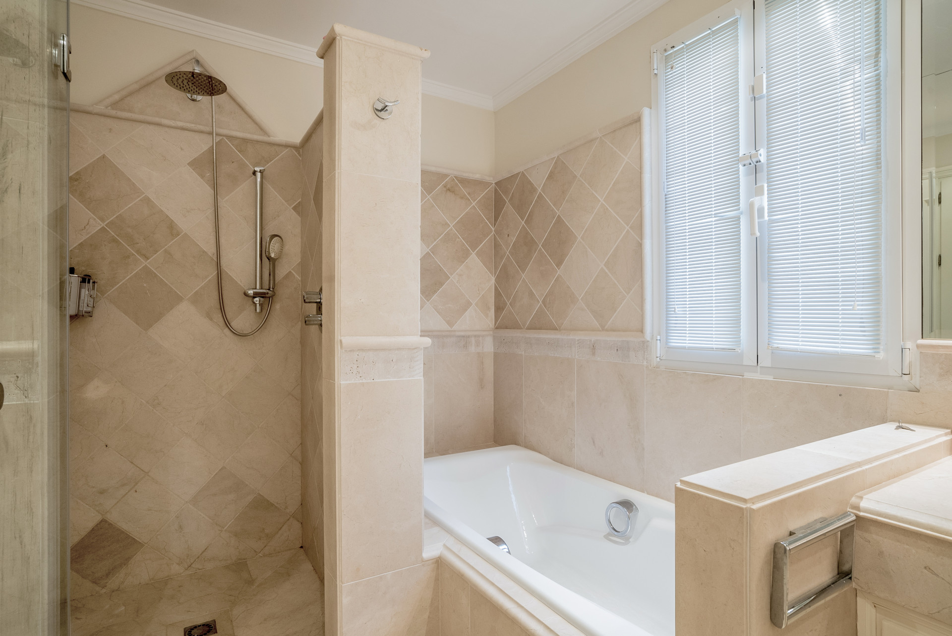 5 Bed, 5 Bath, HouseFor Sale, Benahavis, Malaga