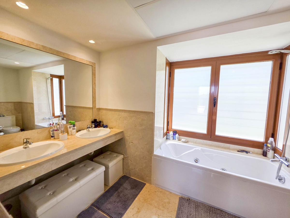 3 Bed, 2 Bath, HouseFor Sale, Casares Playa, Malaga