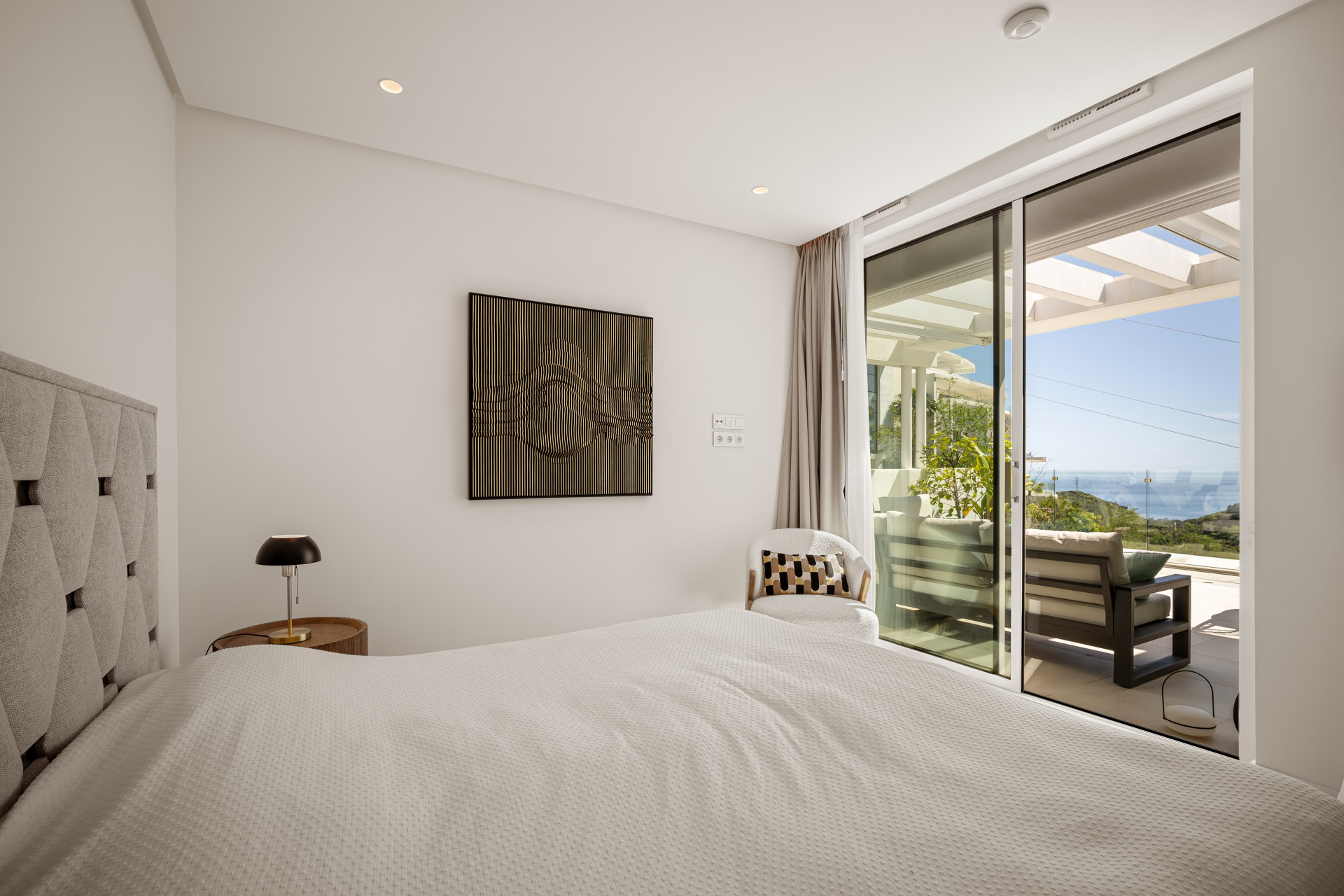 3 Bed, 2 Bath, ApartmentFor Sale, Ojén, Malaga