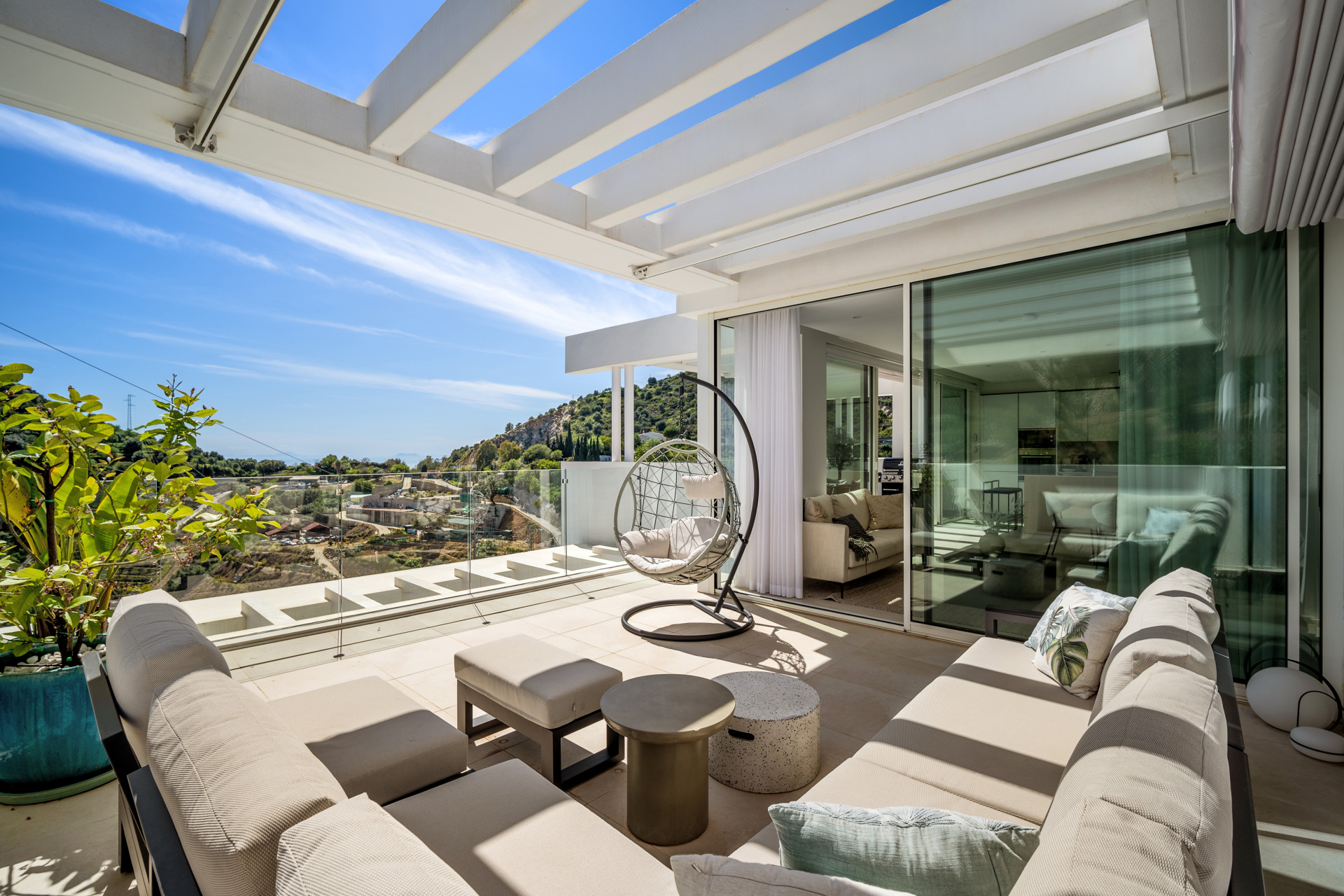 3 Bed, 2 Bath, ApartmentFor Sale, Ojén, Malaga