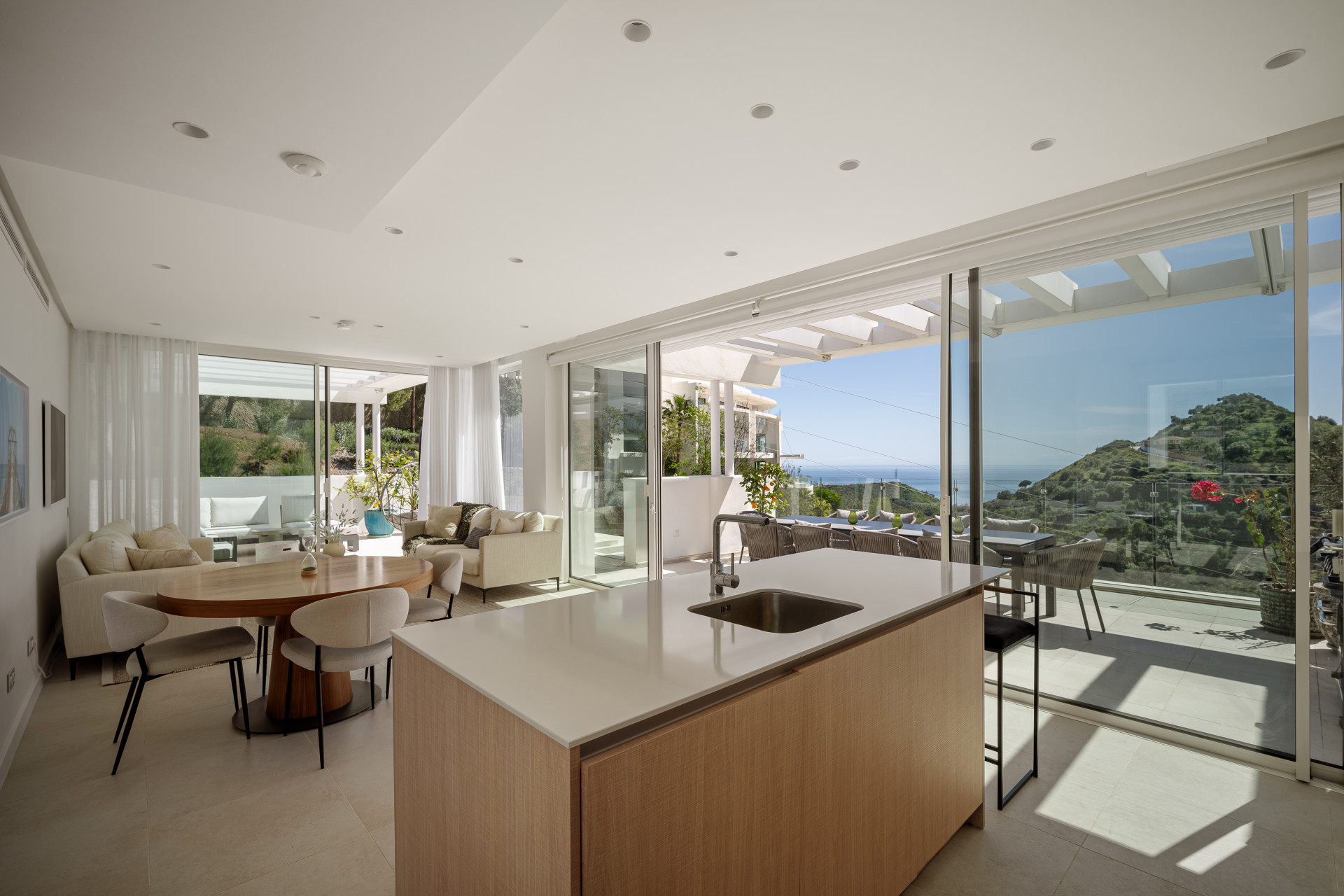 3 Bed, 2 Bath, ApartmentFor Sale, Ojén, Malaga