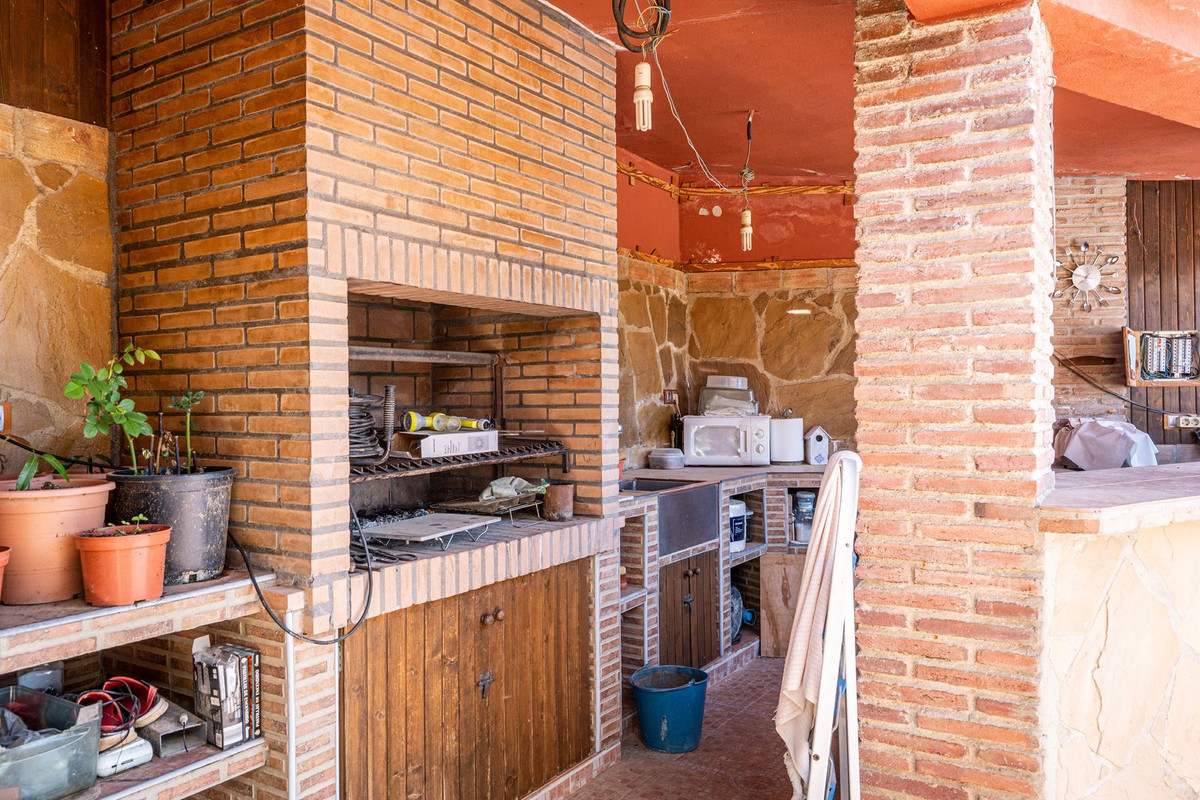 4 Bed, 3 Bath, HouseFor Sale, Estepona, Malaga