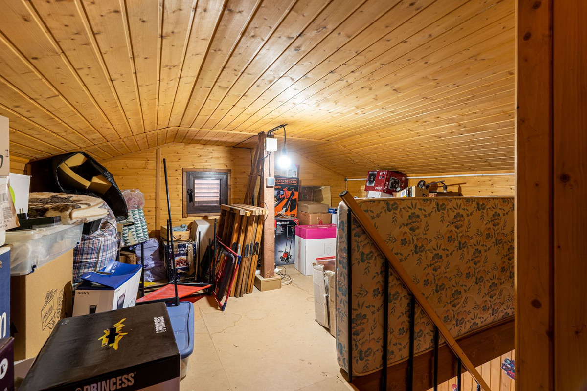 4 Bed, 3 Bath, HouseFor Sale, Estepona, Malaga