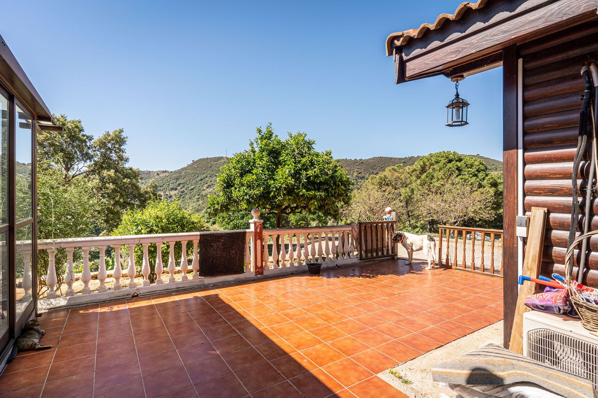 4 Bed, 3 Bath, HouseFor Sale, Estepona, Malaga