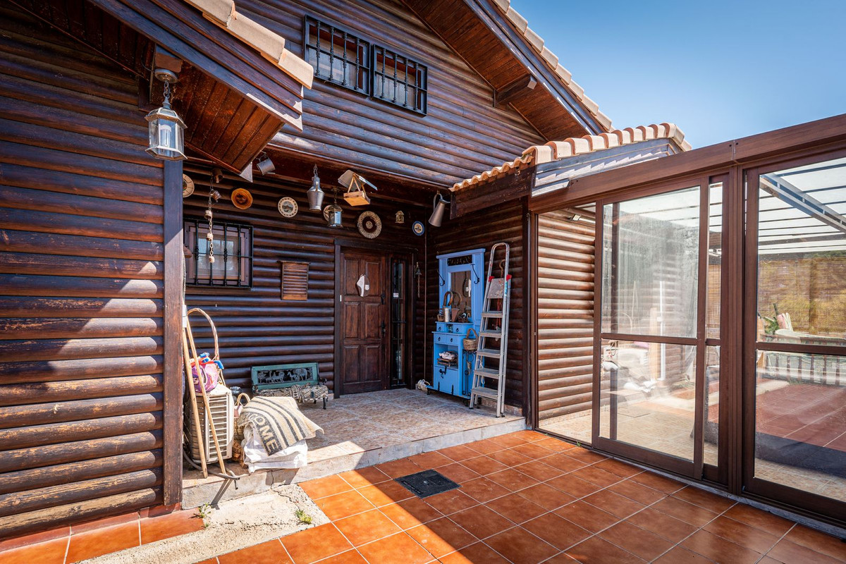 4 Bed, 3 Bath, HouseFor Sale, Estepona, Malaga