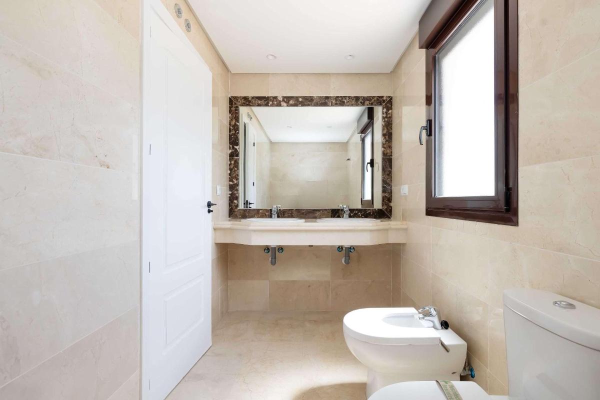 3 Bed, 2 Bath, HouseFor Sale, Estepona, Costa del Sol