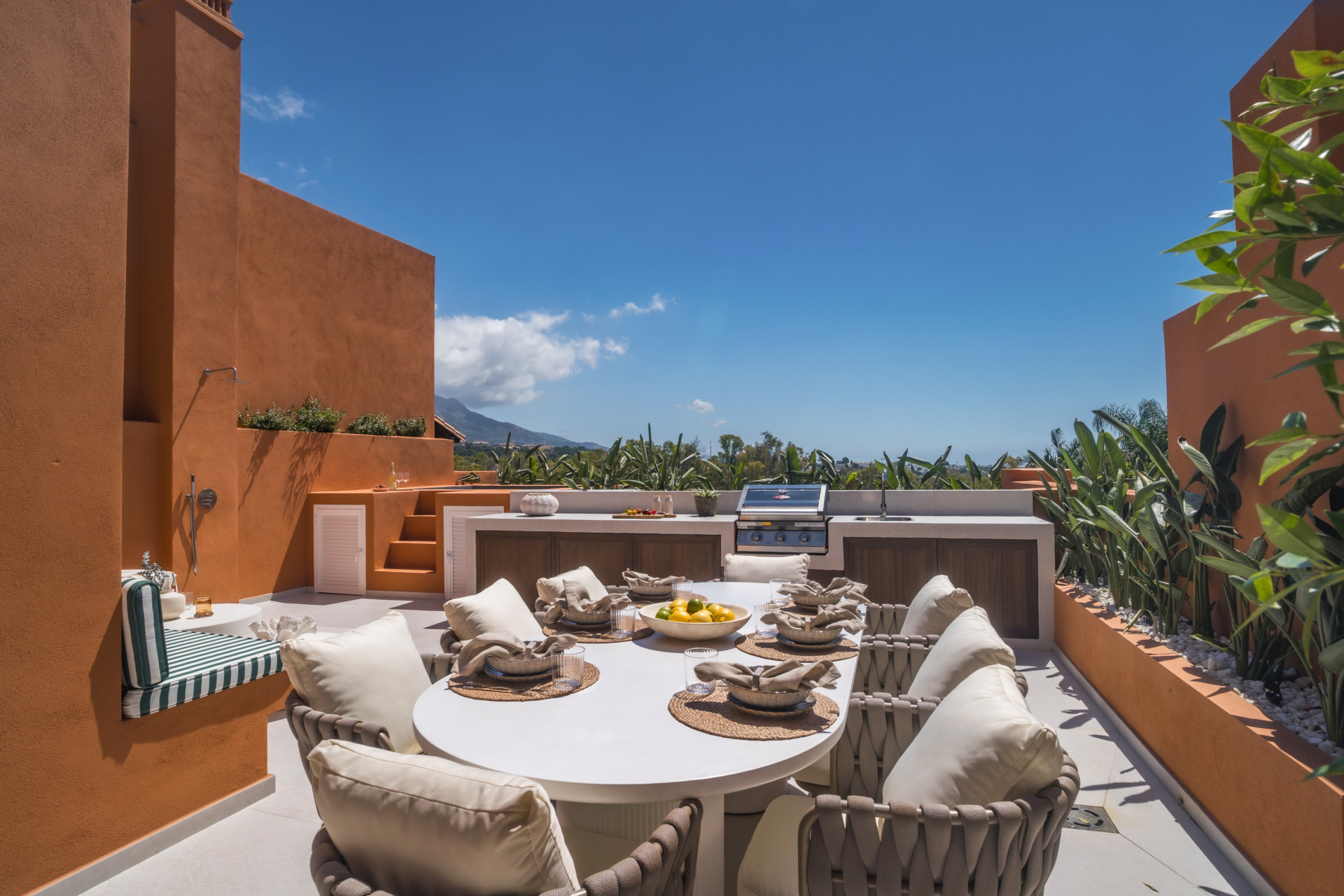 4 Bed, 3 Bath, HouseFor Sale, Marbella, Malaga