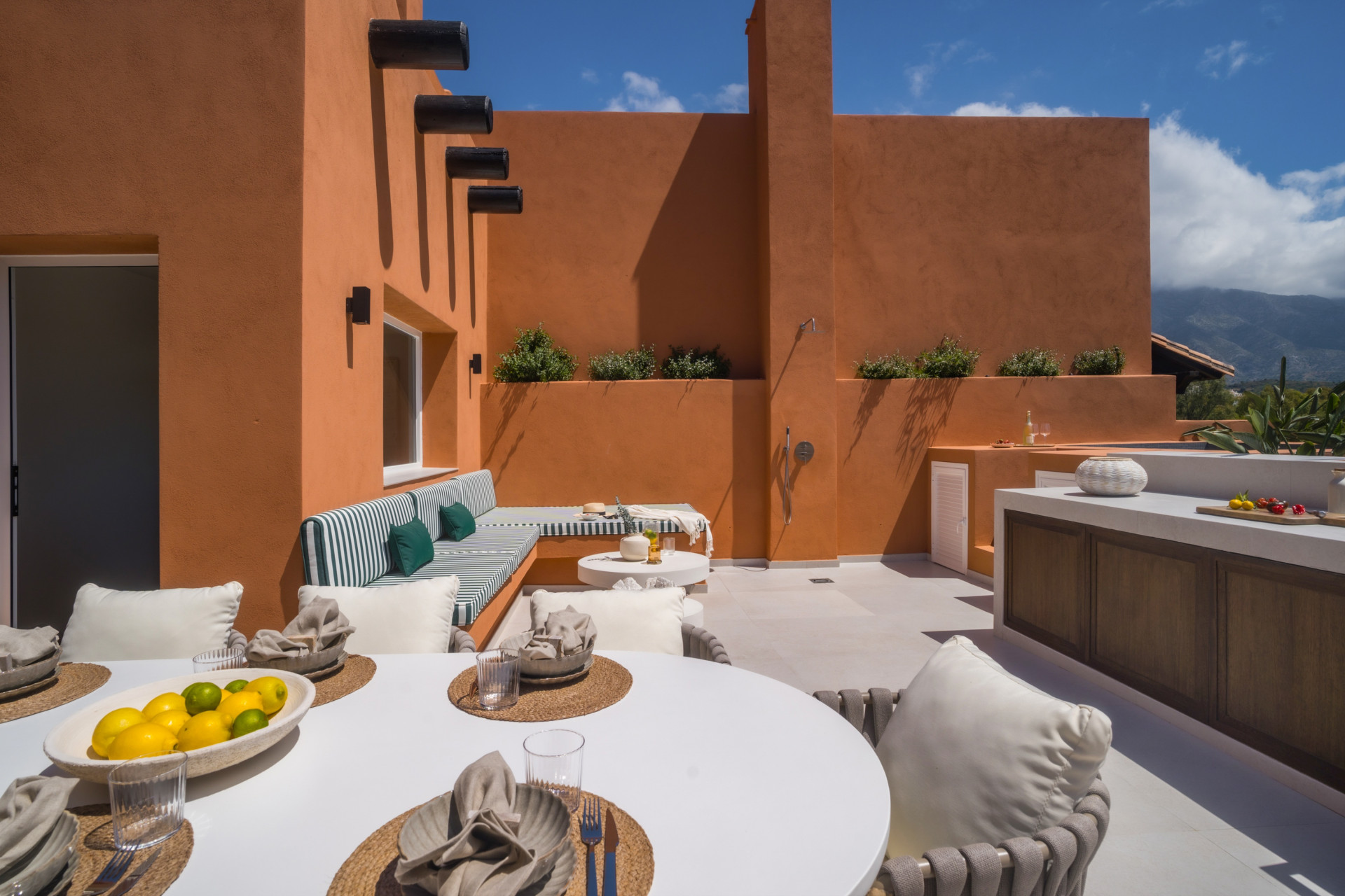 4 Bed, 3 Bath, HouseFor Sale, Marbella, Malaga