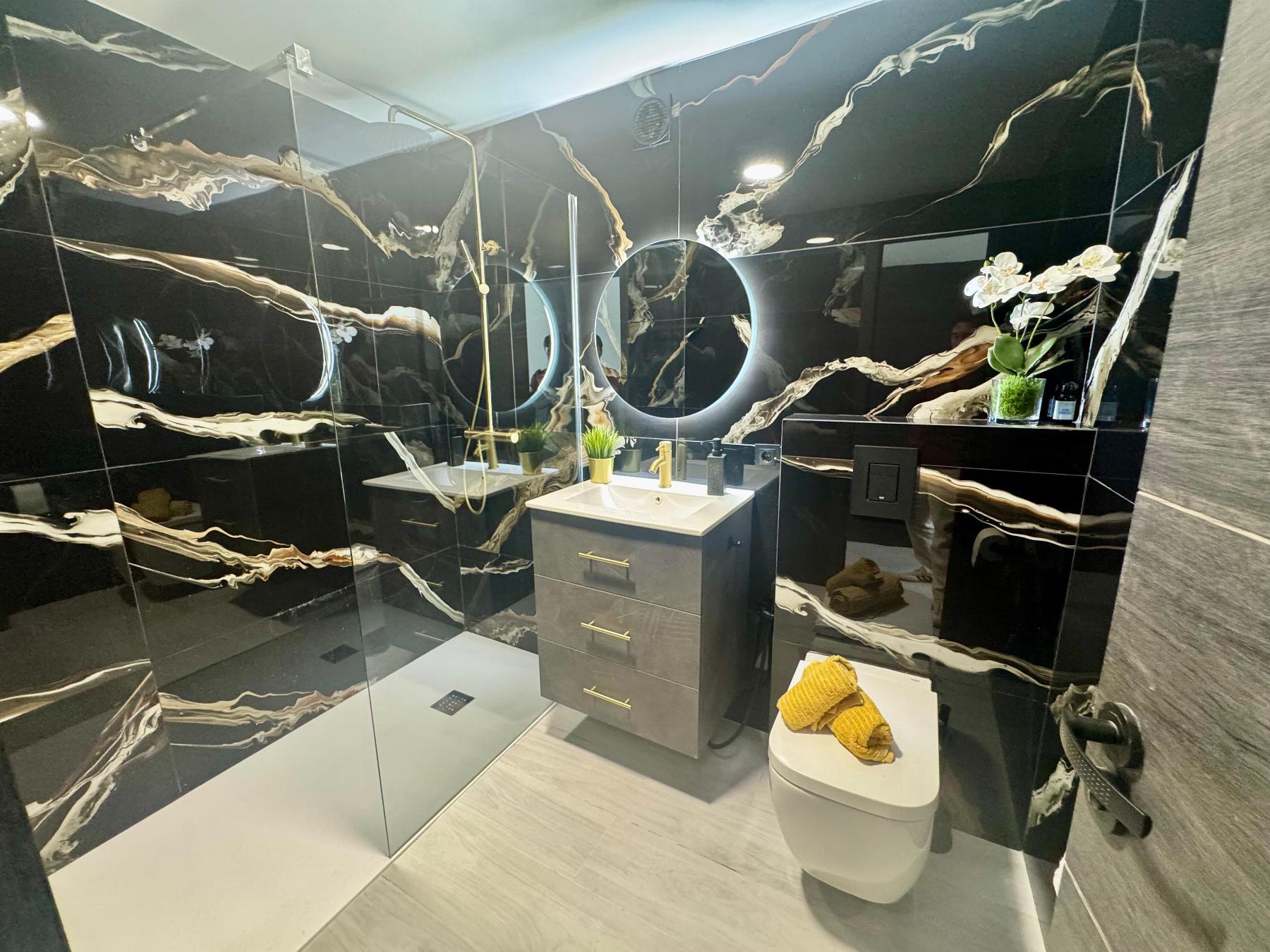 3 Bed, 2 Bath, ApartmentFor Sale, Torrevieja, Alicante