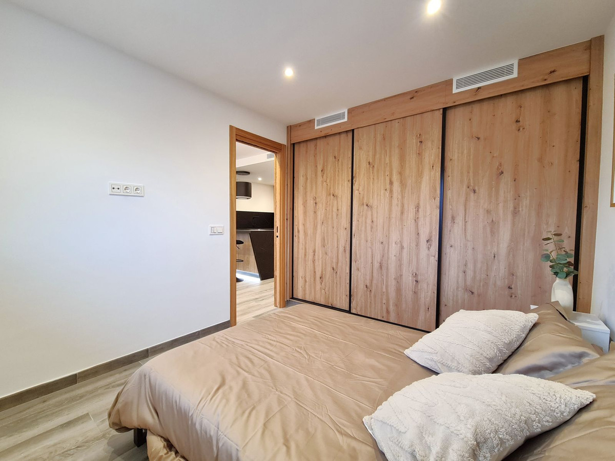 3 Bed, 1 Bath, ApartmentFor Sale, Estepona, Malaga