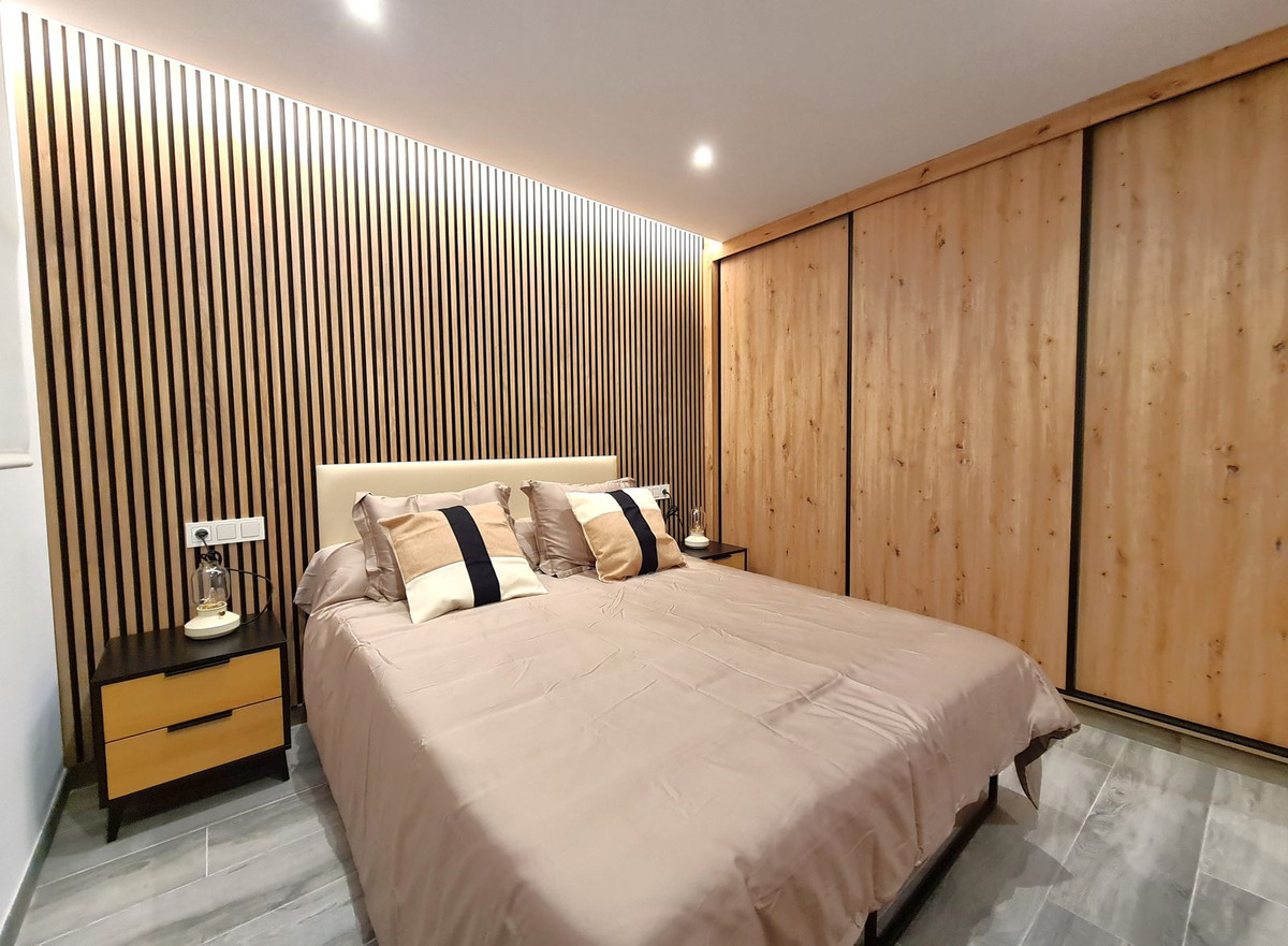 3 Bed, 1 Bath, ApartmentFor Sale, Estepona, Malaga