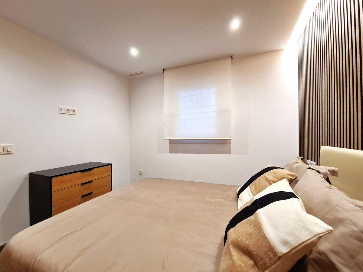 3 Bed, 1 Bath, ApartmentFor Sale, Estepona, Malaga