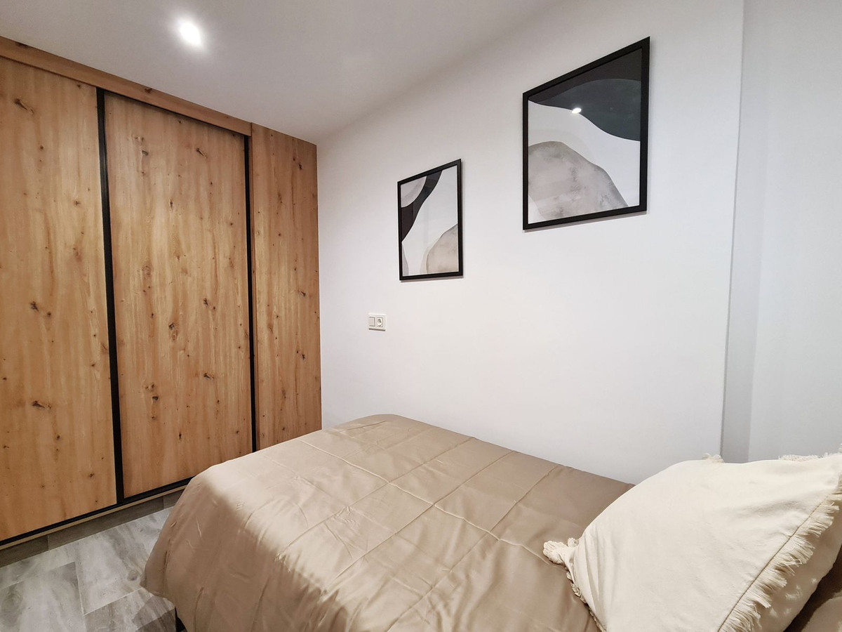 3 Bed, 1 Bath, ApartmentFor Sale, Estepona, Malaga