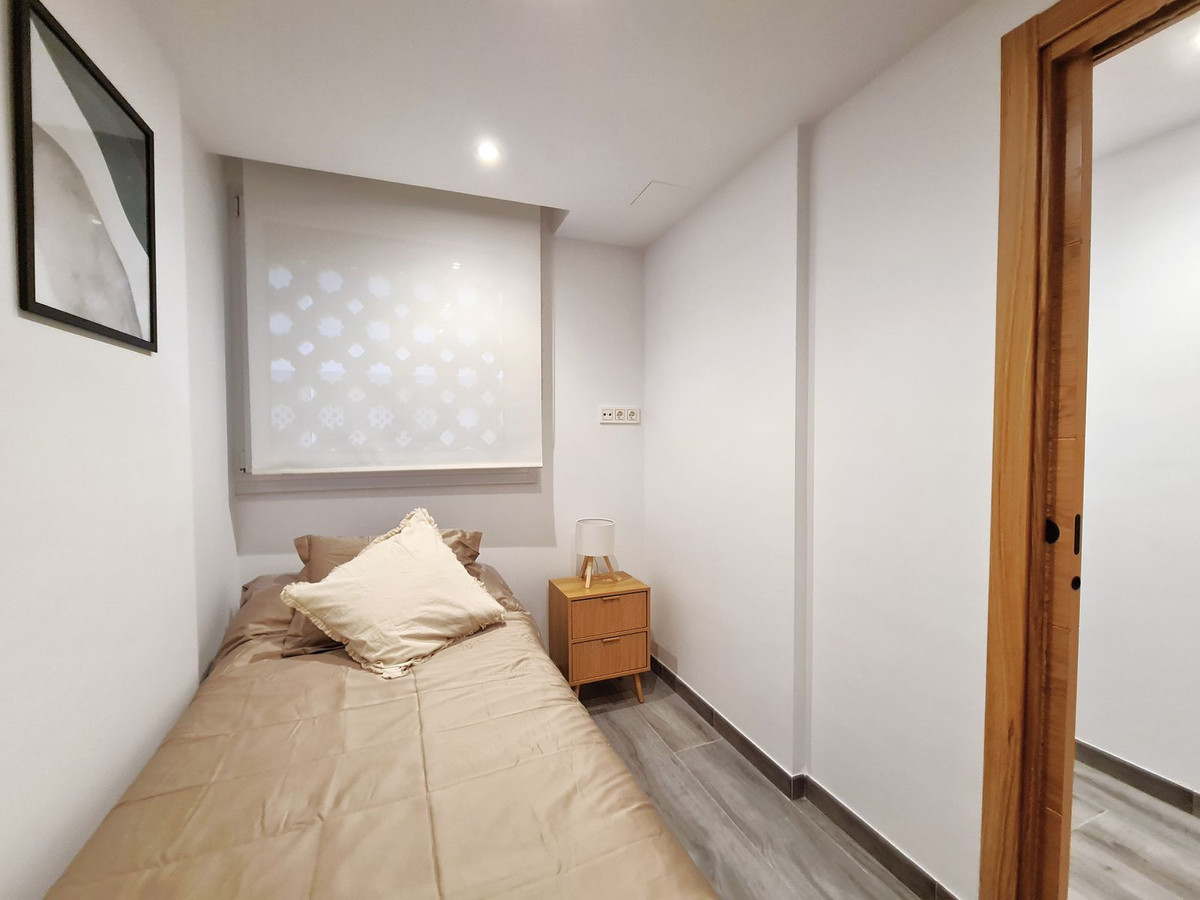3 Bed, 1 Bath, ApartmentFor Sale, Estepona, Malaga