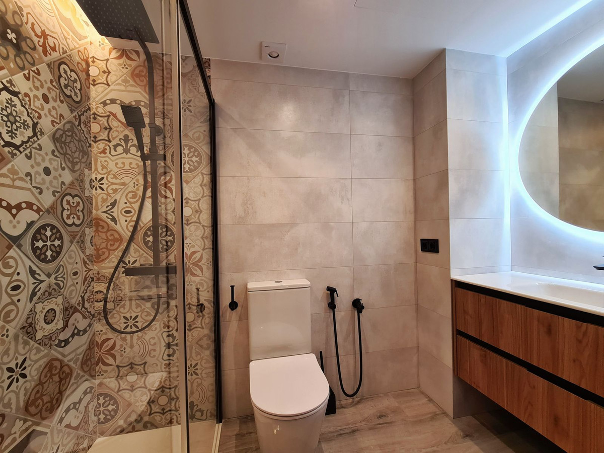 3 Bed, 1 Bath, ApartmentFor Sale, Estepona, Malaga