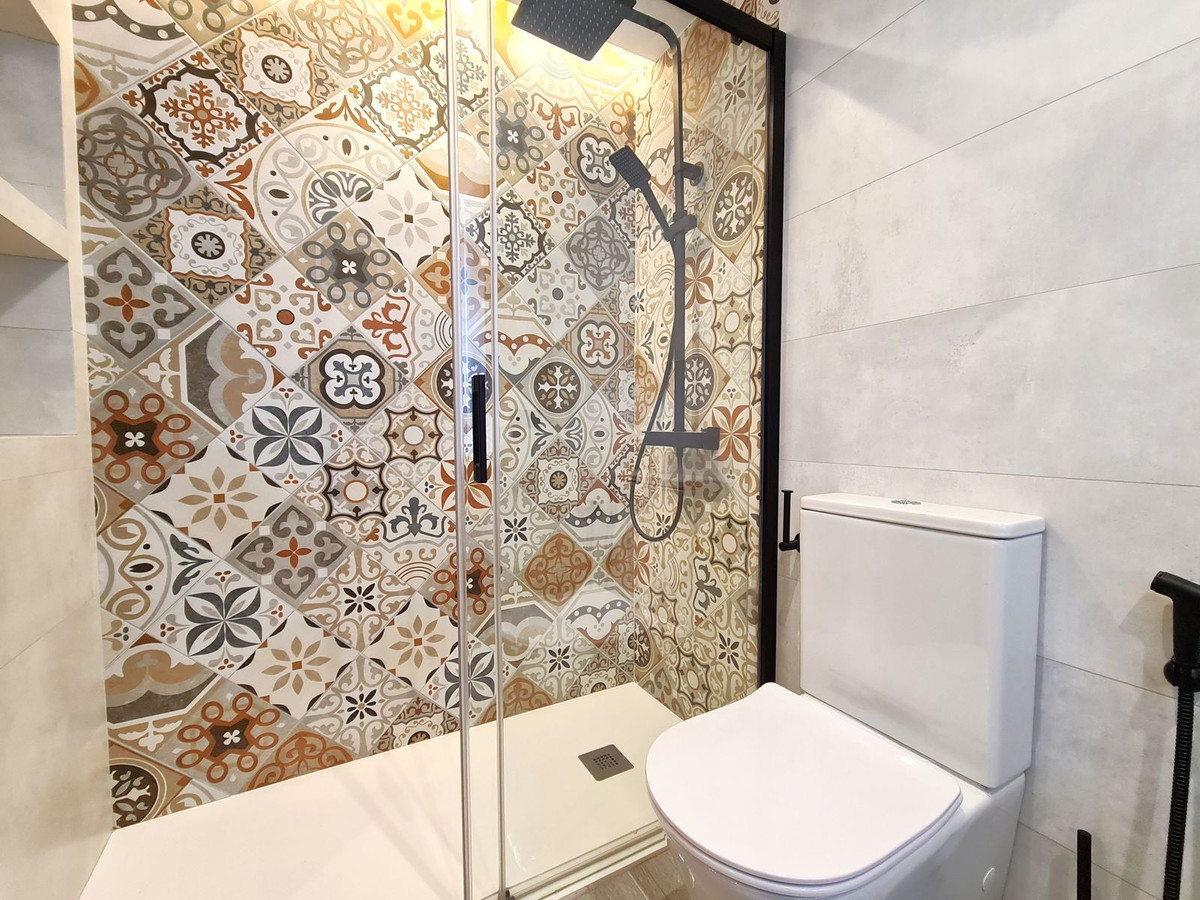 3 Bed, 1 Bath, ApartmentFor Sale, Estepona, Malaga