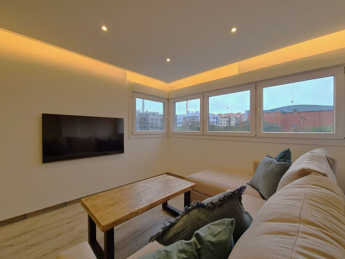 3 Bed, 1 Bath, ApartmentFor Sale, Estepona, Malaga