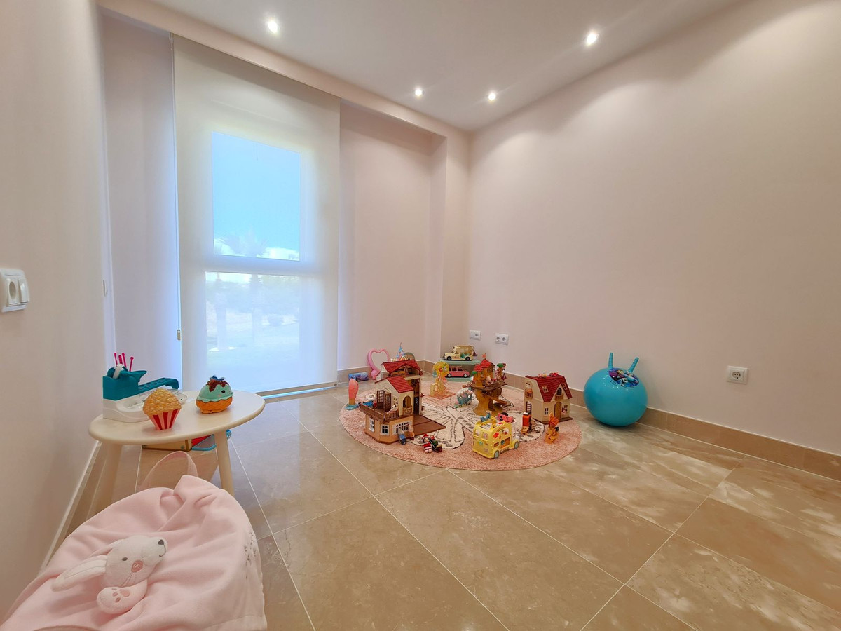 3 Bed, 3 Bath, ApartmentFor Sale, Punta Chullera, Malaga