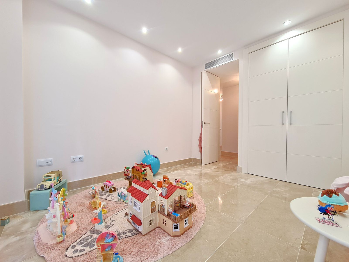 3 Bed, 3 Bath, ApartmentFor Sale, Punta Chullera, Malaga