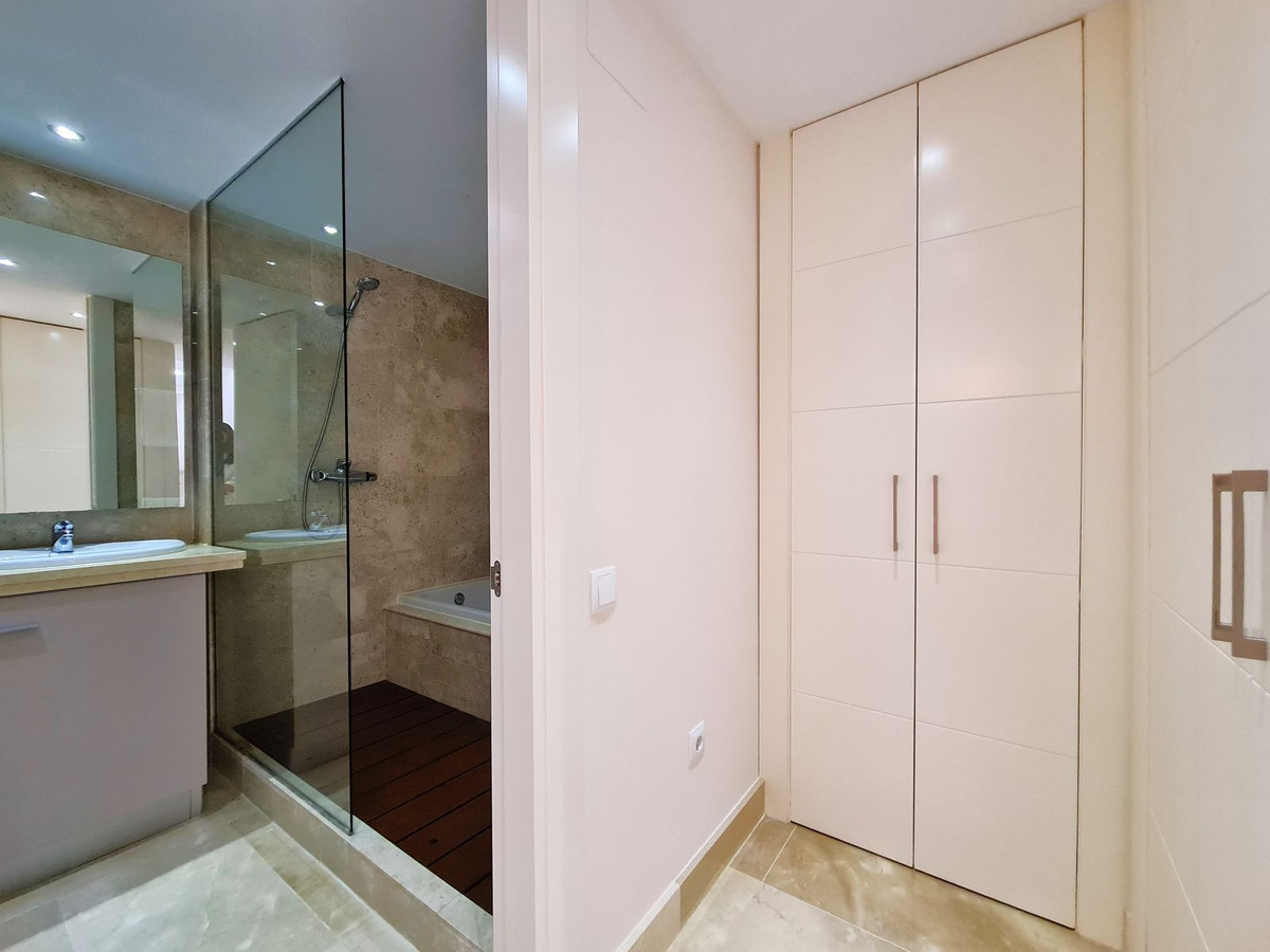 3 Bed, 3 Bath, ApartmentFor Sale, Punta Chullera, Malaga