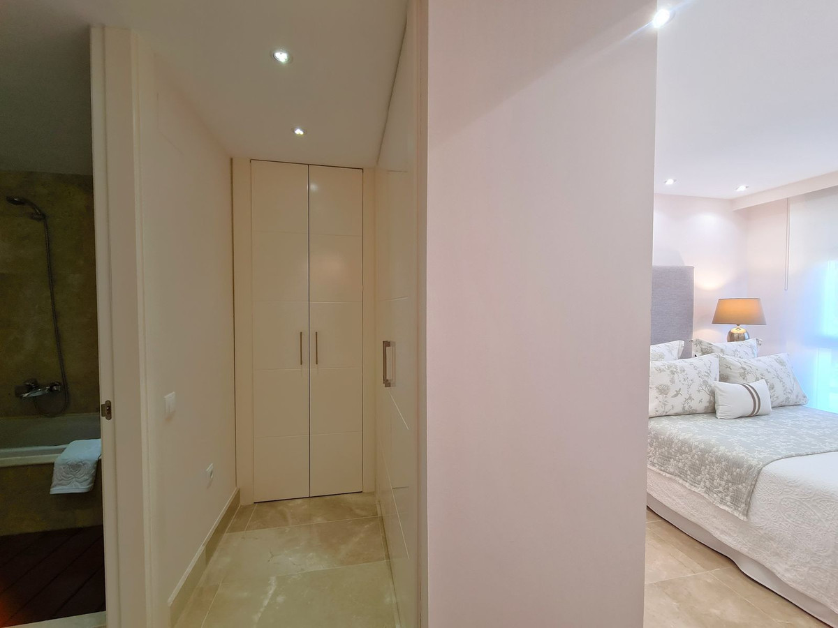 3 Bed, 3 Bath, ApartmentFor Sale, Punta Chullera, Malaga