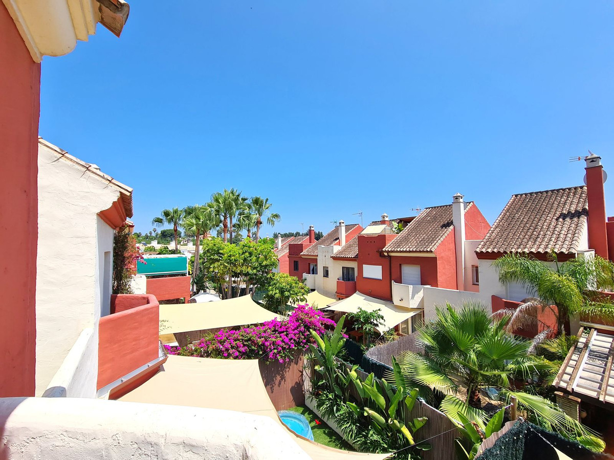 3 Bed, 2 Bath, HouseFor Sale, Estepona, Malaga