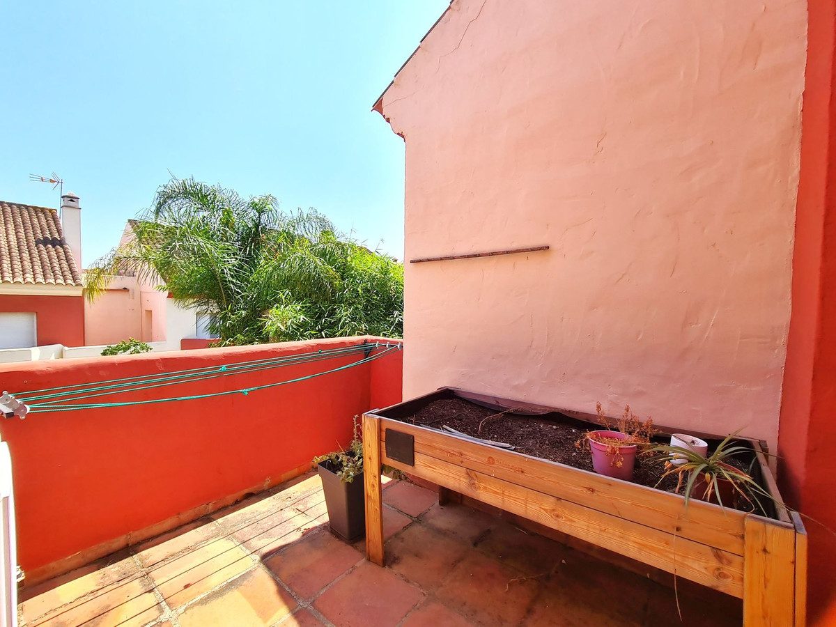 3 Bed, 2 Bath, HouseFor Sale, Estepona, Malaga