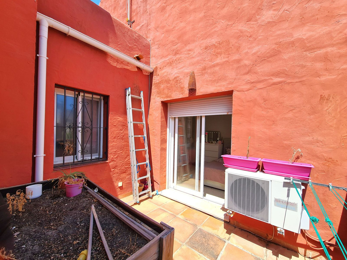 3 Bed, 2 Bath, HouseFor Sale, Estepona, Malaga