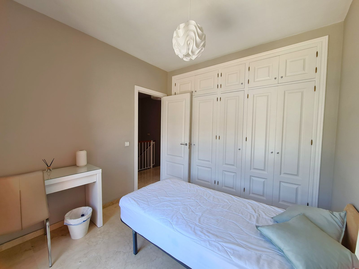 3 Bed, 2 Bath, HouseFor Sale, Estepona, Malaga