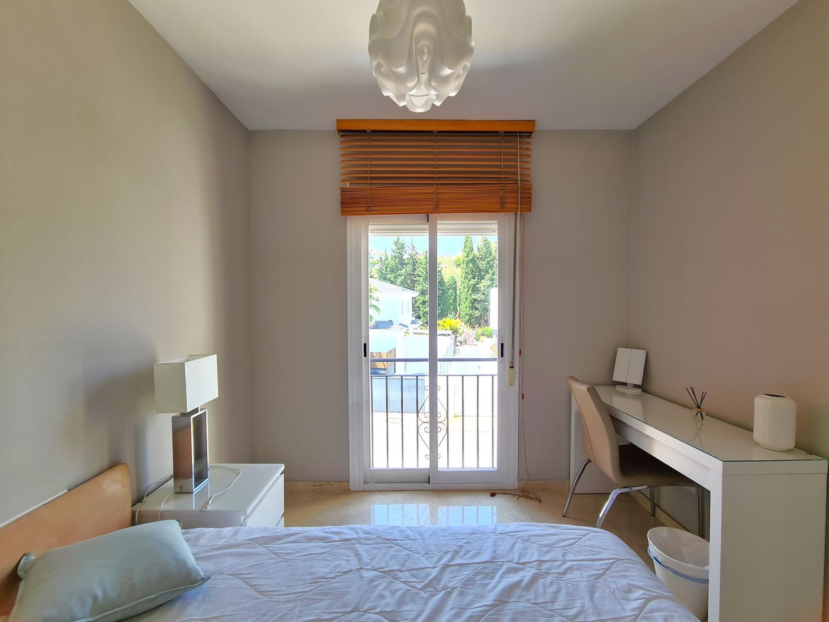3 Bed, 2 Bath, HouseFor Sale, Estepona, Malaga