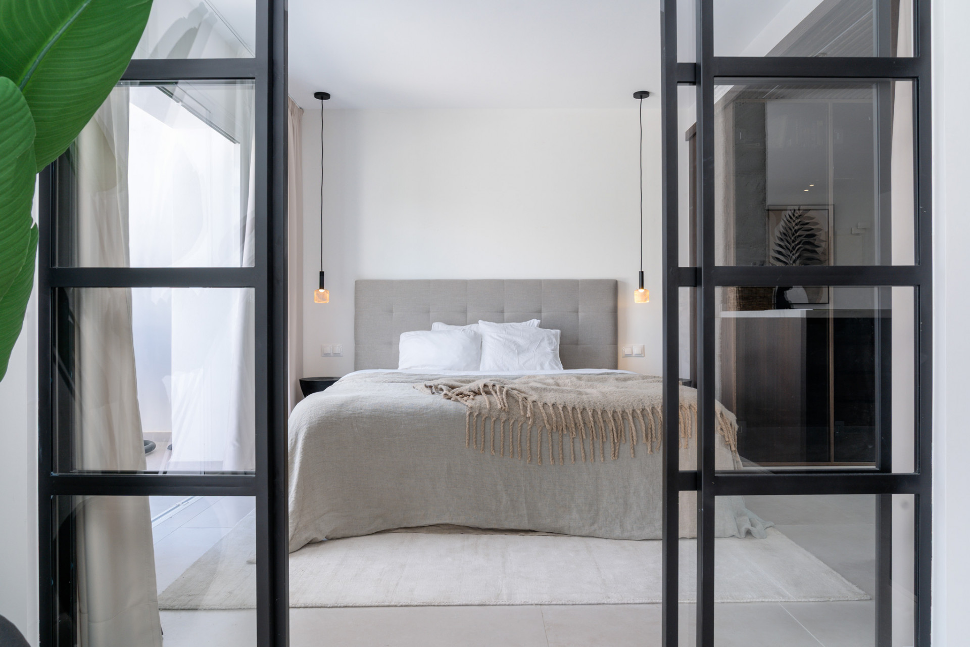 3 Bed, 2 Bath, ApartmentFor Sale, Benahavis, Malaga