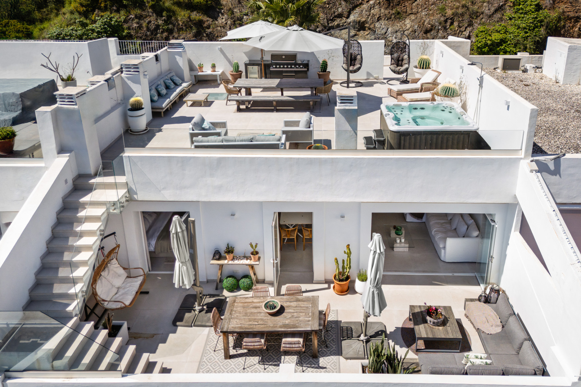 3 Bed, 2 Bath, ApartmentFor Sale, Benahavis, Malaga