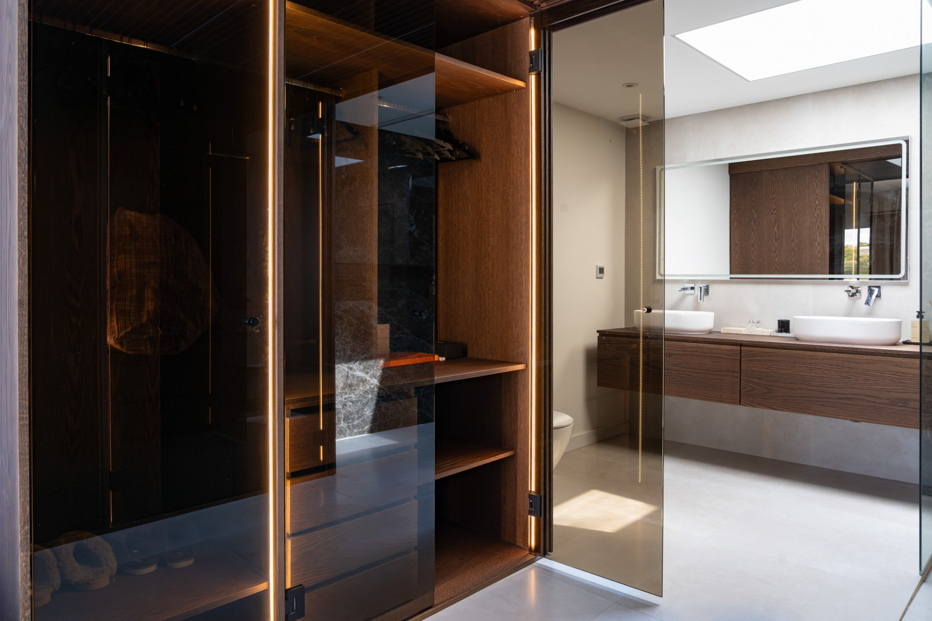 3 Bed, 2 Bath, ApartmentFor Sale, Benahavis, Malaga