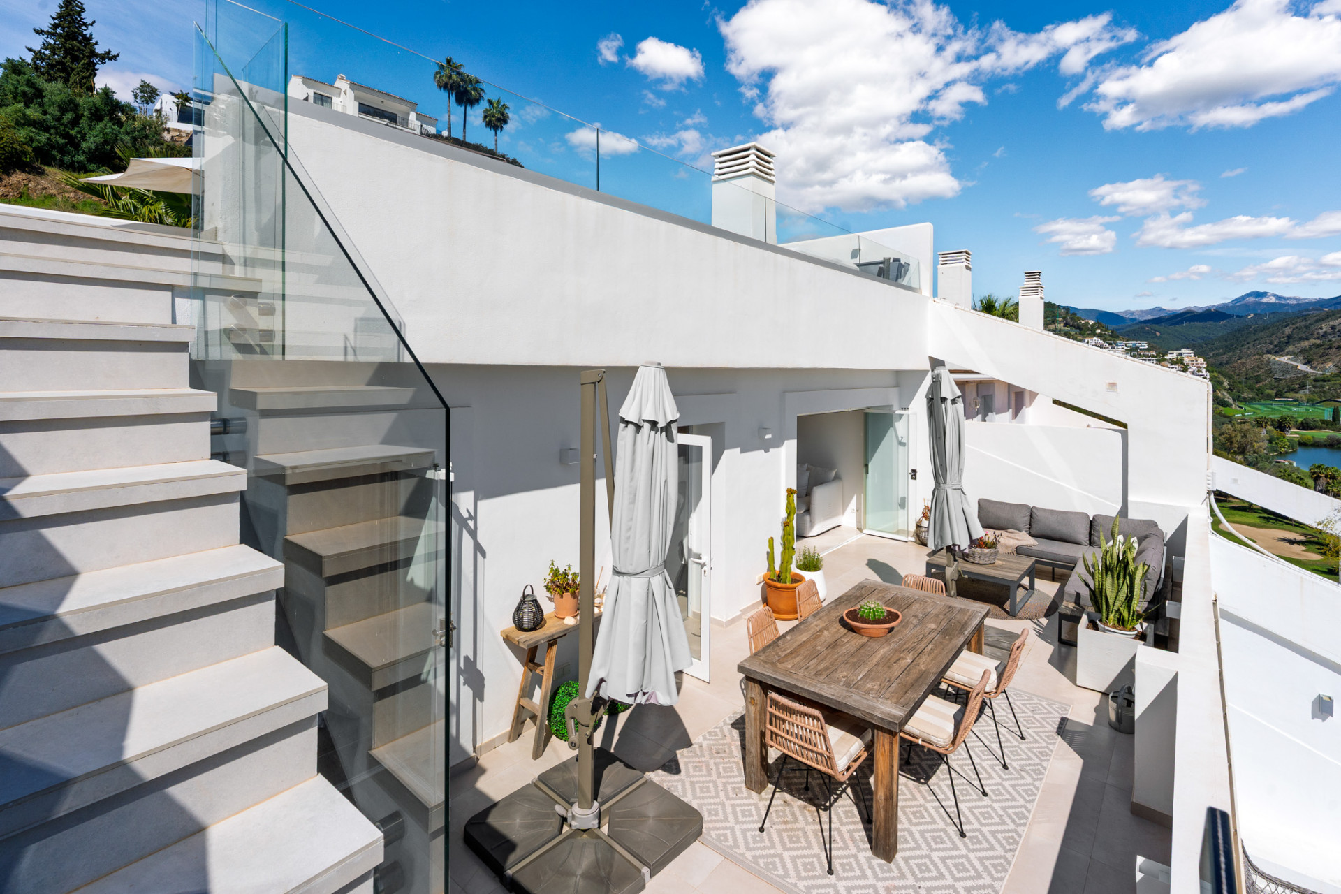 3 Bed, 2 Bath, ApartmentFor Sale, Benahavis, Malaga