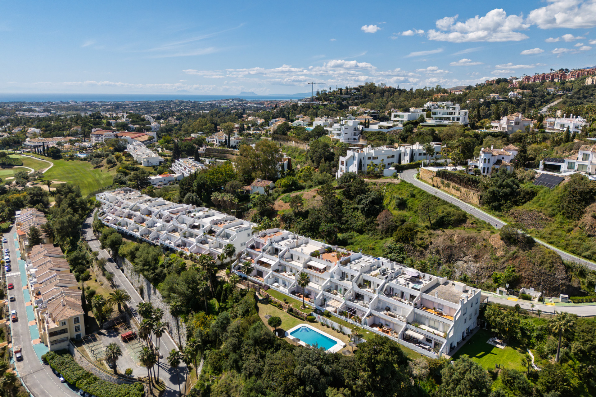 3 Bed, 2 Bath, ApartmentFor Sale, Benahavis, Malaga