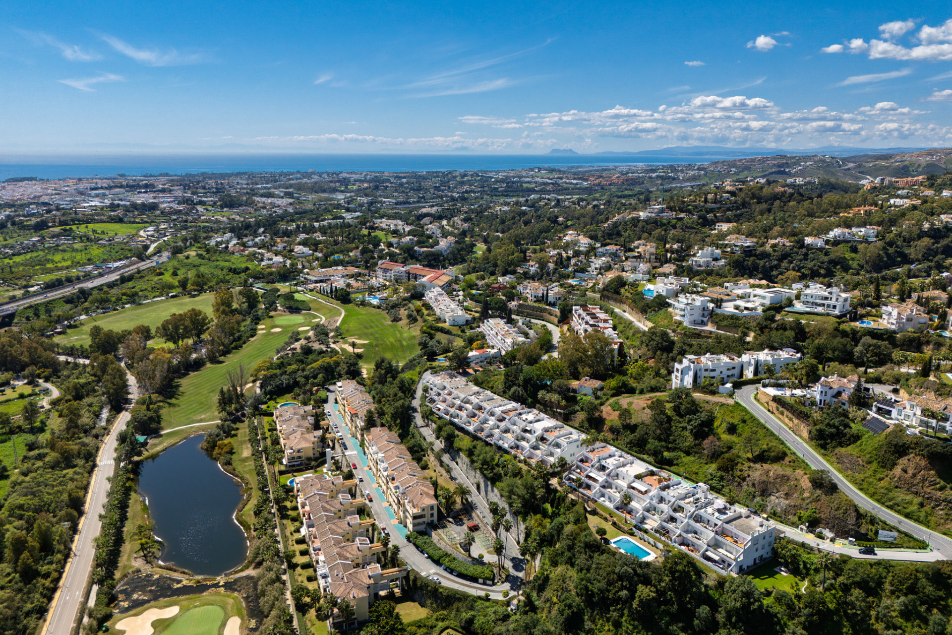 3 Bed, 2 Bath, ApartmentFor Sale, Benahavis, Malaga