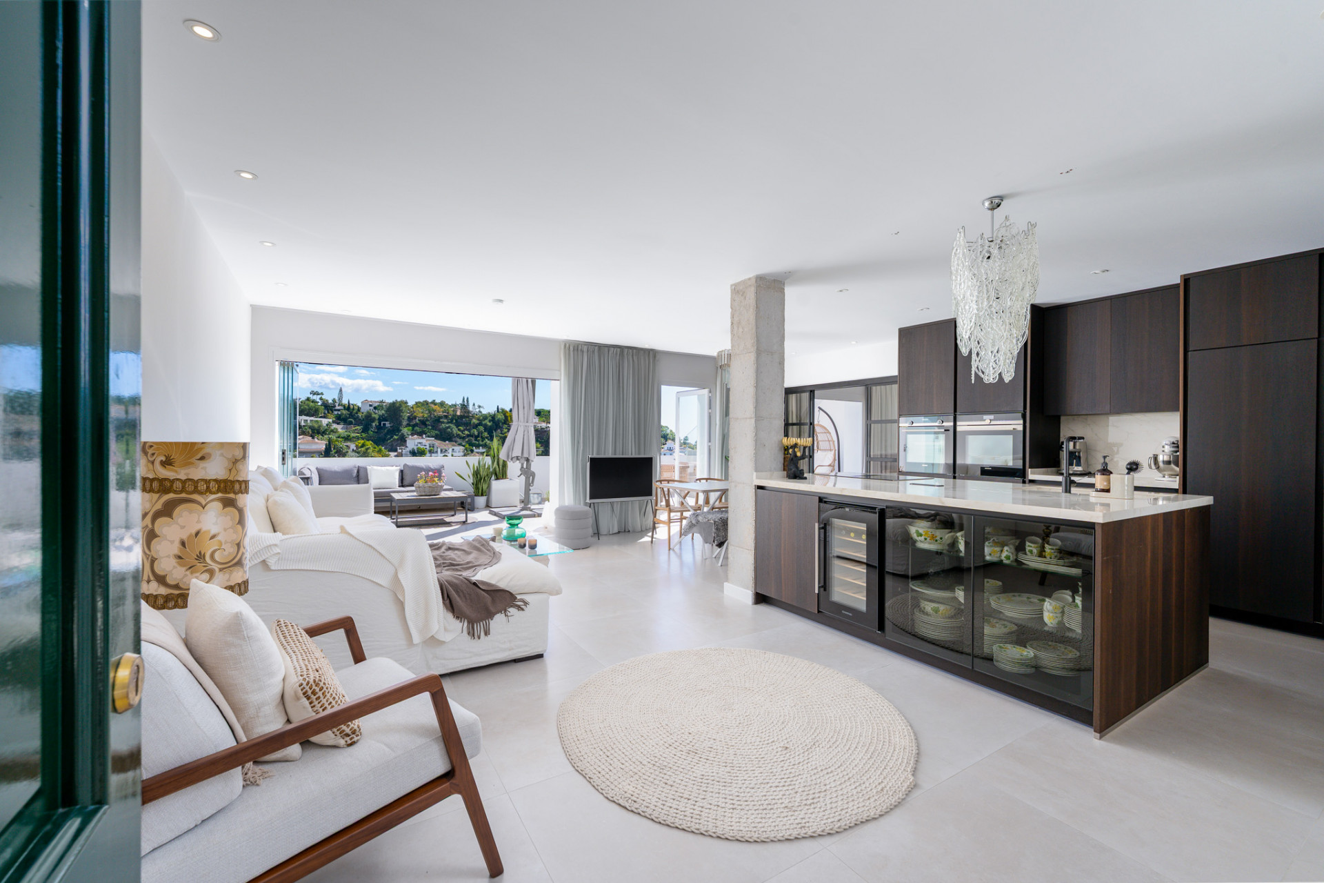 3 Bed, 2 Bath, ApartmentFor Sale, Benahavis, Malaga