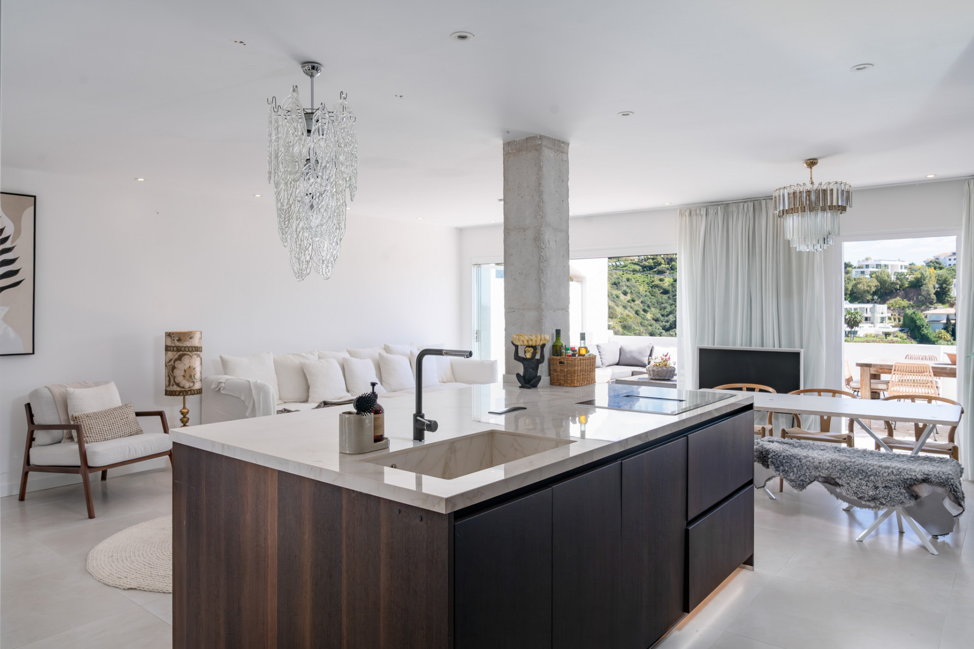 3 Bed, 2 Bath, ApartmentFor Sale, Benahavis, Malaga