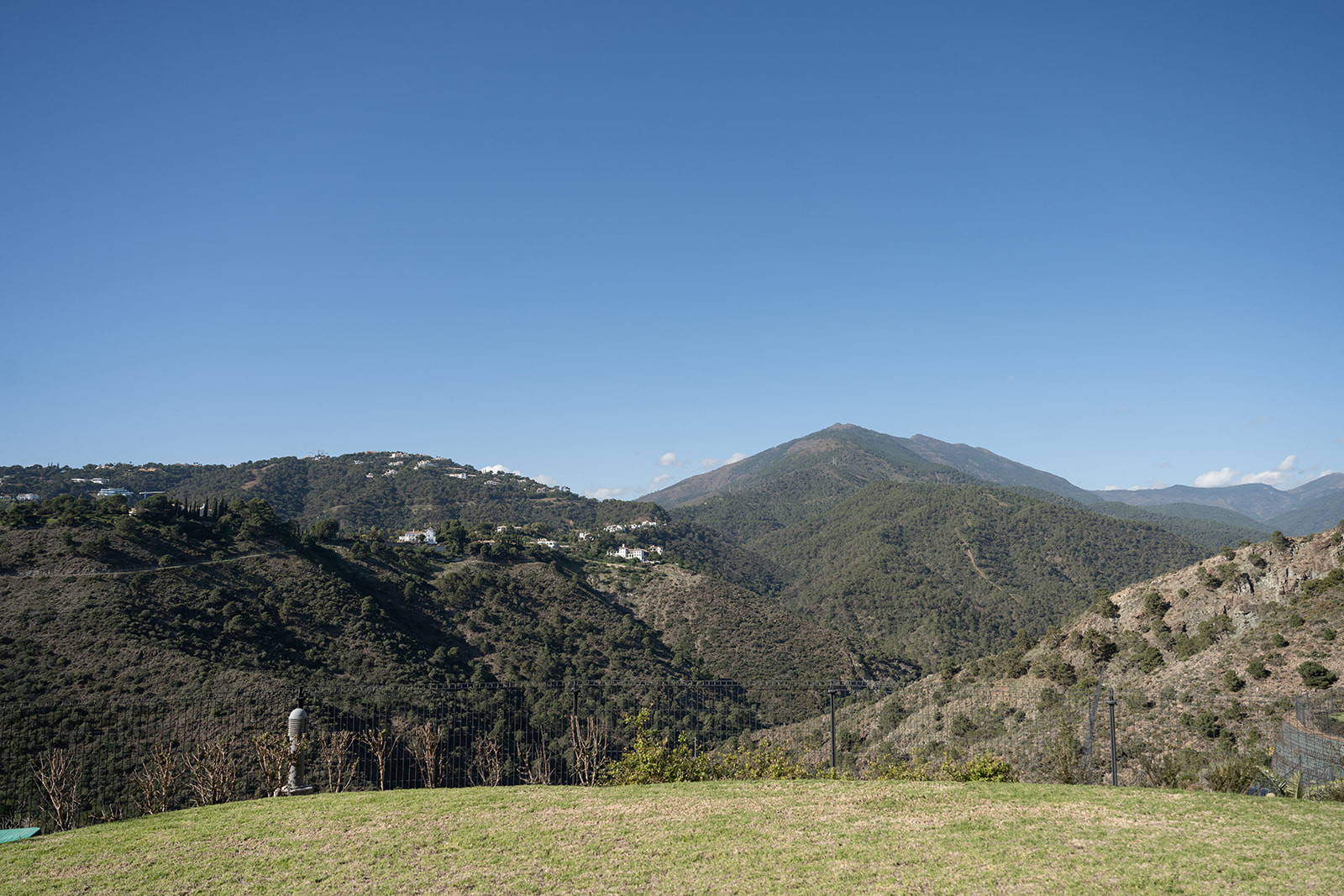 3 Bed, 3 Bath, ApartmentFor Sale, Benahavis, Malaga