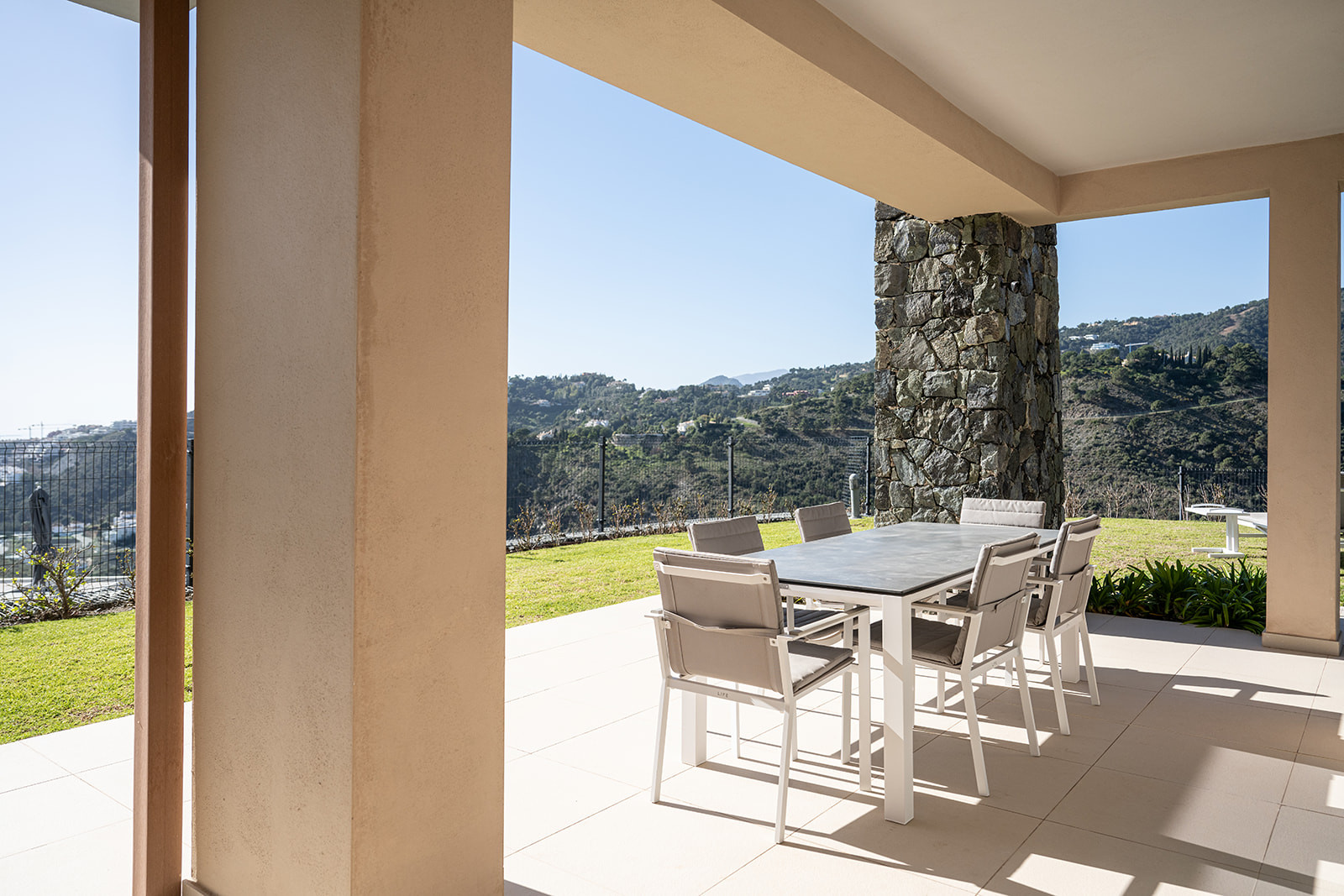 3 Bed, 3 Bath, ApartmentFor Sale, Benahavis, Malaga