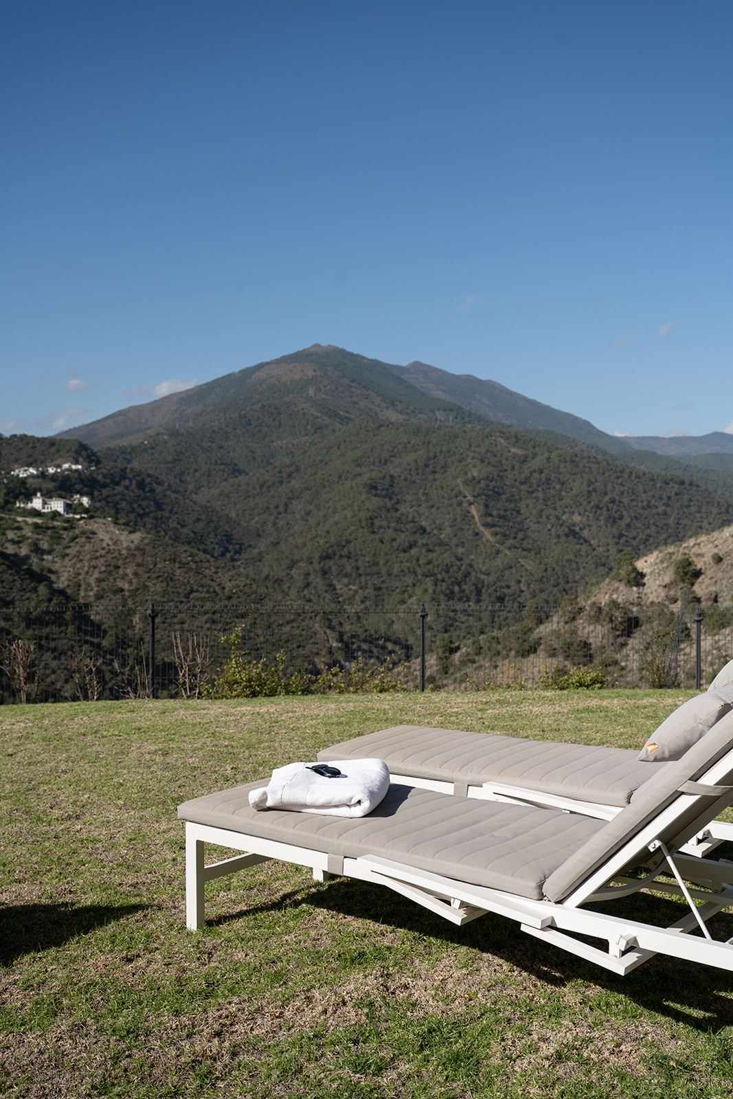 3 Bed, 3 Bath, ApartmentFor Sale, Benahavis, Malaga