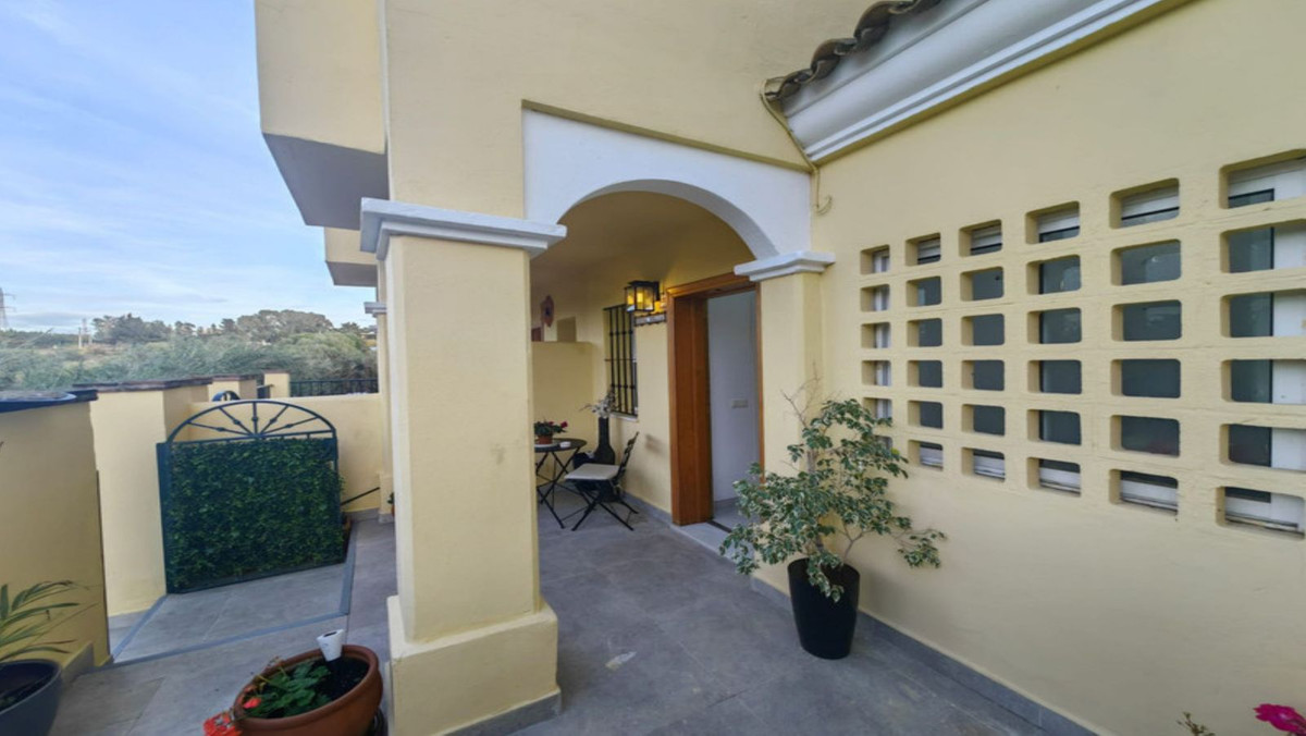 3 Bed, 2 Bath, HouseFor Sale, Estepona, Malaga